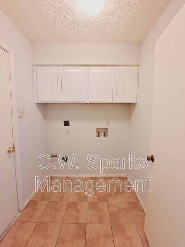 Building Photo - 3920 St Christopher Ln