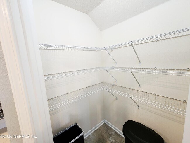 Building Photo - 99 Bush Pl