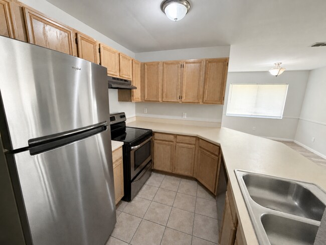 Building Photo - Condo in Gated Winterset
