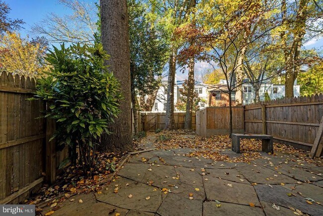 Building Photo - 1106 Brentfield Dr