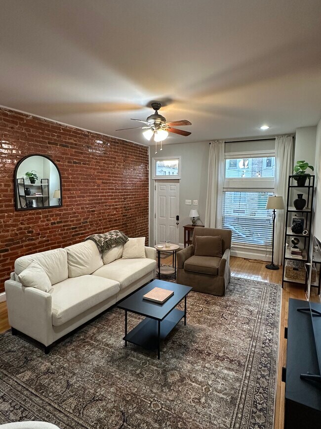 Primary Photo - 37 S Ellwood Ave