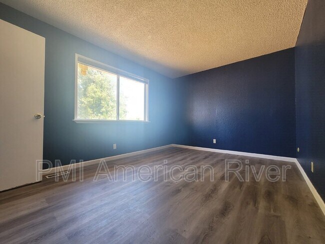 Building Photo - 10 La Pera Ct