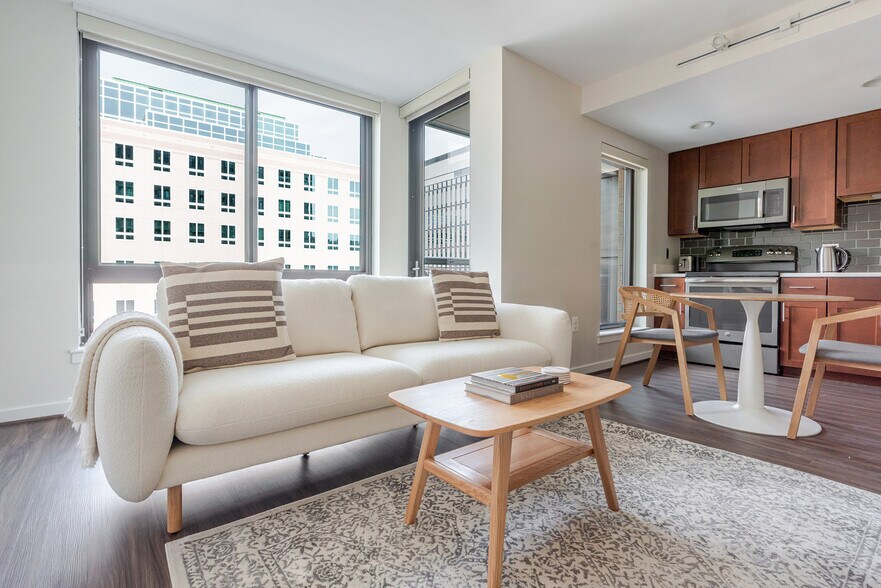 Primary Photo - 3444 Fairfax Dr