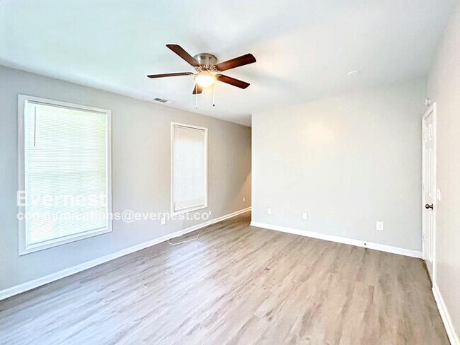 Building Photo - 2175 Fairburn Rd SW