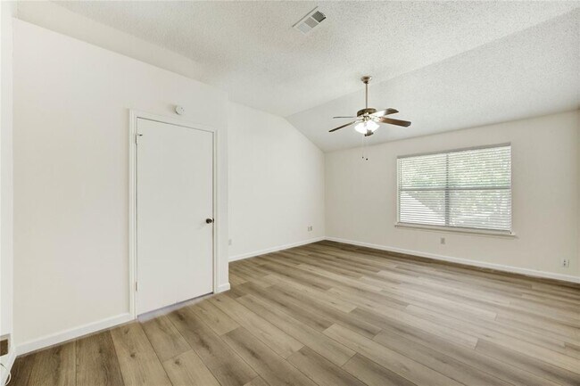 Building Photo - 2338 Bent River Dr