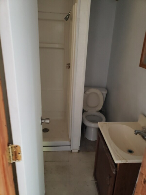 Building Photo - 2418 Lincoln St