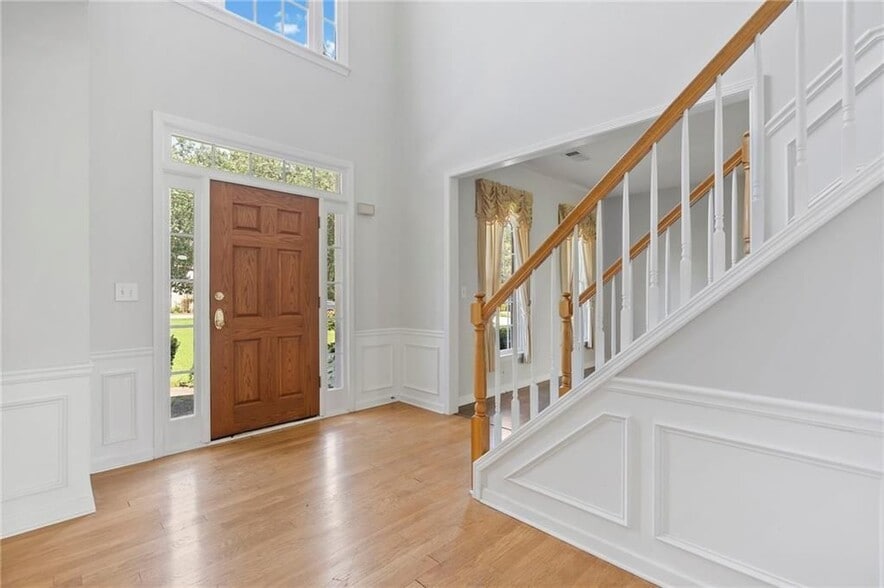 Building Photo - 7810 Brookwood Way
