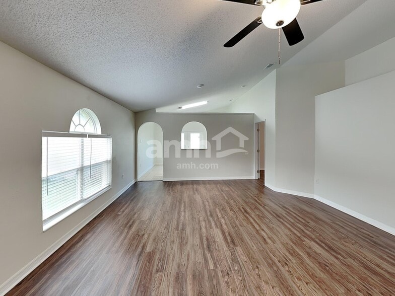Building Photo - 7740 Harbor Lake Dr
