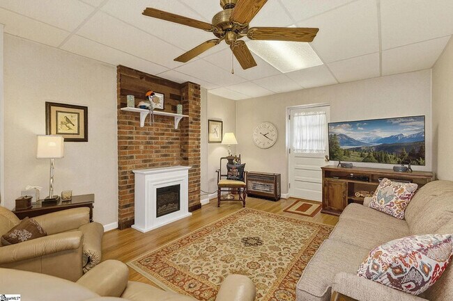 Building Photo - 306 Verner Dr