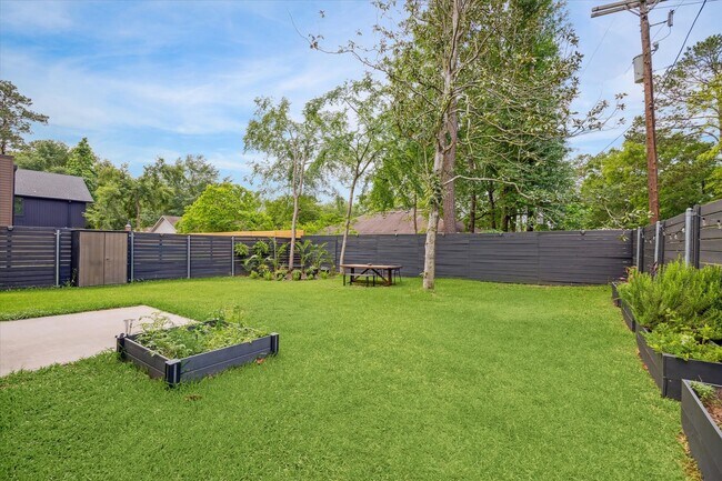 Building Photo - 10897 Mockingbird Pl