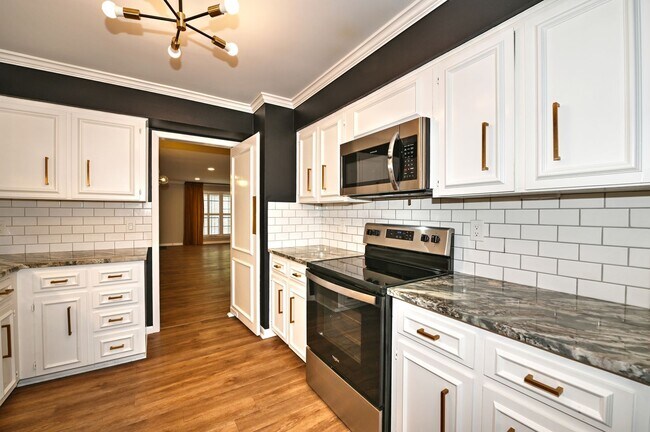 Building Photo - ALAMO HEIGHTS SCHOOL DISTRICT CONDO
