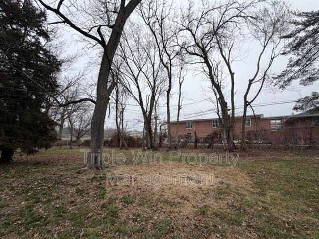 Building Photo - 520 Hentschel Pl