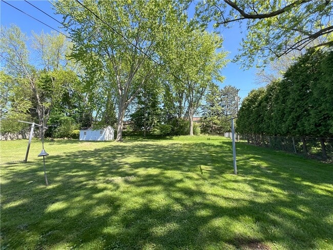 Building Photo - 120 Sunnyside Dr