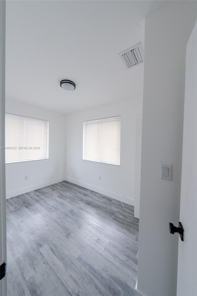 Building Photo - 3417 NW 22nd Ave