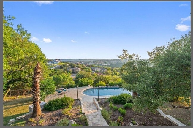 Building Photo - 1400 Camelback