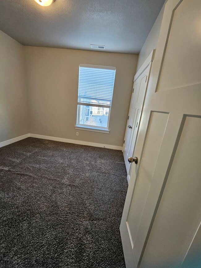 Building Photo - Gillespie