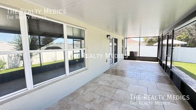 Building Photo - 1040 Elderberry Dr
