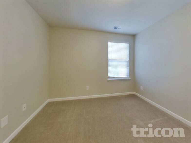 Building Photo - 202 Ashmere Ct