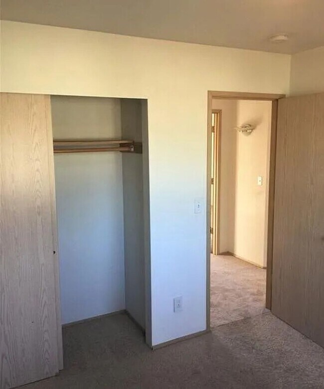Building Photo - Everett Single Family Home 3 Bed, 1.5 Bath...