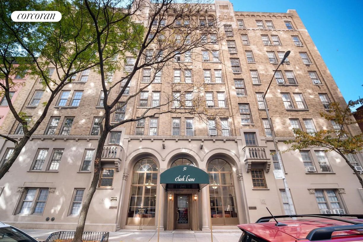 Building Photo - 52 Clark St