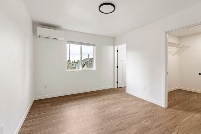 Building Photo - Brand new 3 bedroom 3 full bath townhouse in Thurston! MOVE IN SPECIAL!