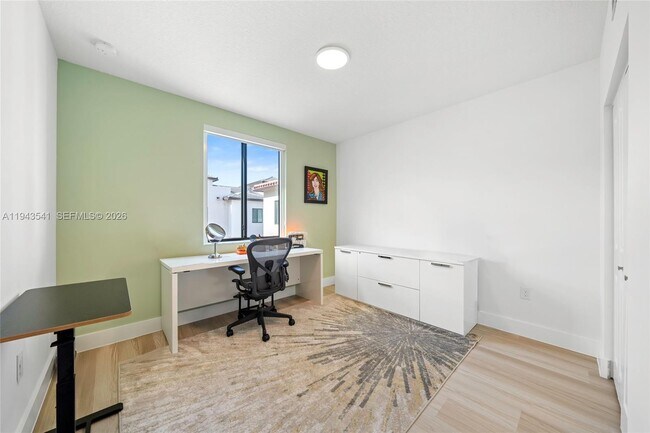 Building Photo - 4648 NW 83rd Ave