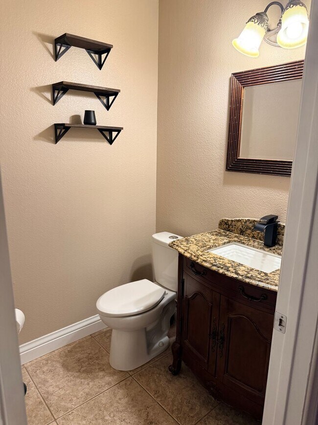 Building Photo - 4 Bedroom Pool House for rent in South Temecula