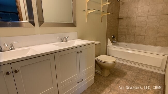 Building Photo - 850 Quail Lake Cir