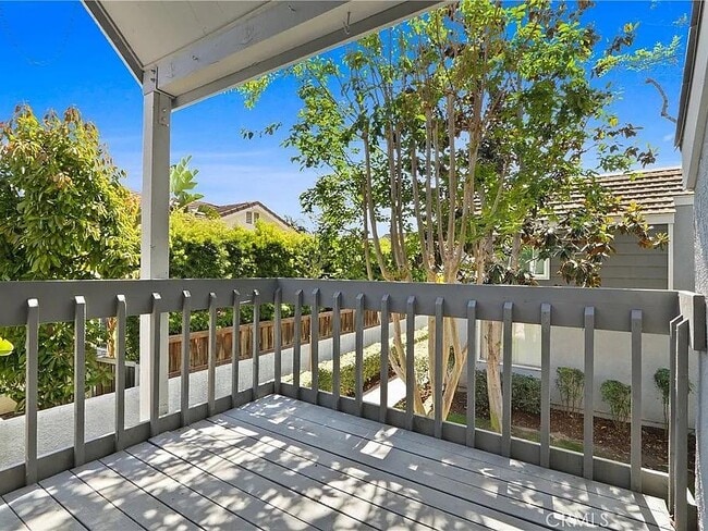 Building Photo - 63 Wildwood