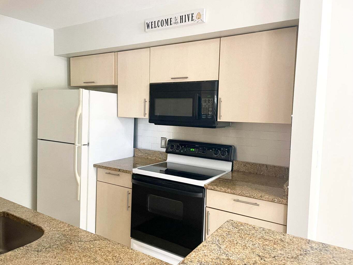 Building Photo - 815 W Boynton Beach Blvd