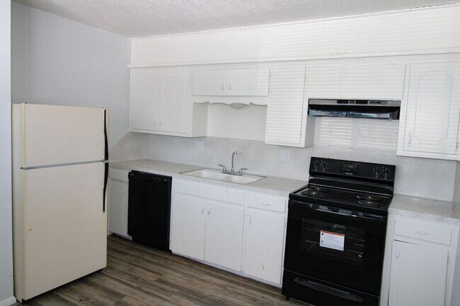 Building Photo - 6611 E Latimer Pl