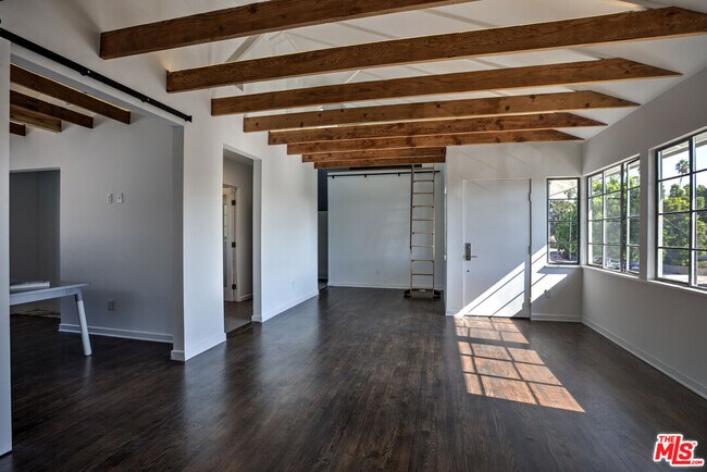 Building Photo - 1807 Montana Ave