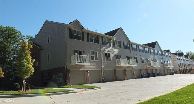 Building Photo - 3932 Cloverlane Dr