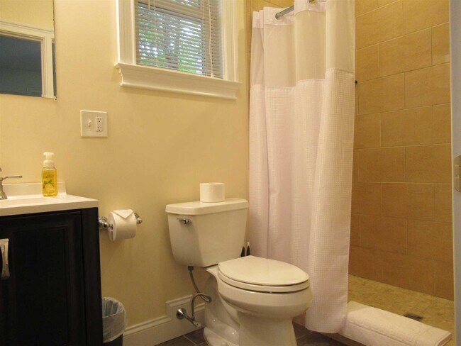 Building Photo - 101 Bundy Hill Rd