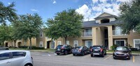 Building Photo - Ground Level 3/2 Condo at Willow Ridge