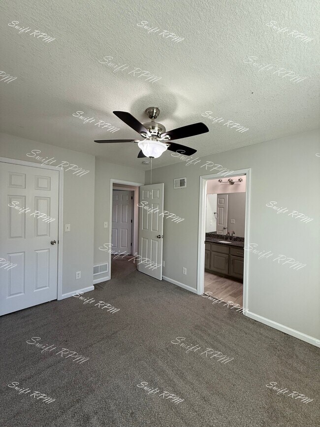 Building Photo - 15602 Maple St