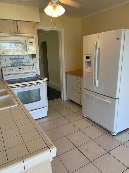 Kitchen - 1431 Flagler Blvd