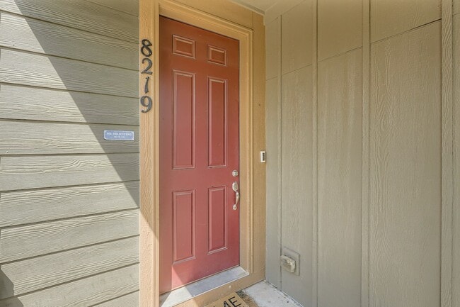 Building Photo - 8219 S Trails Edge Ct