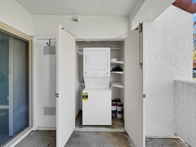 Building Photo - 13316 Caminito Ciera