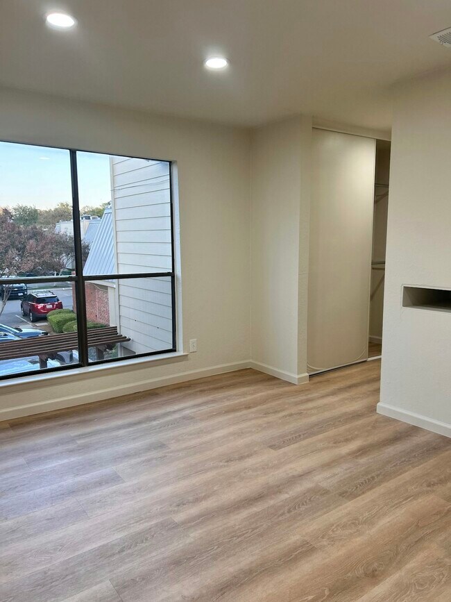 Building Photo - 3919 Buena Vista St