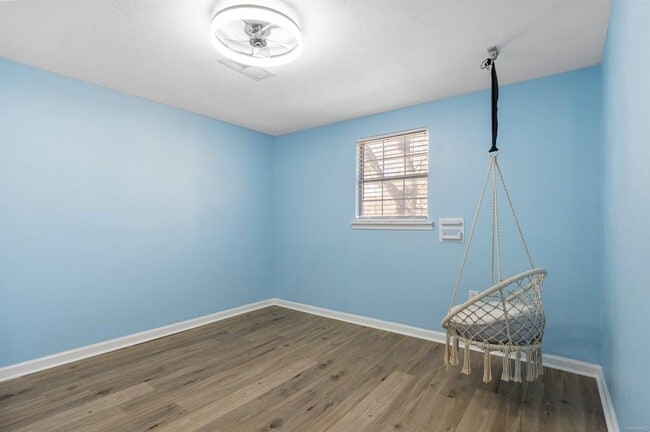 Building Photo - 1216 Old Rdg Rd E