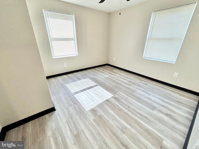 Building Photo - 201 McKinley Ave