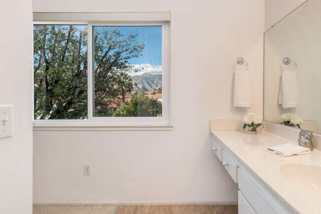 Building Photo - 6175 Montecito Dr