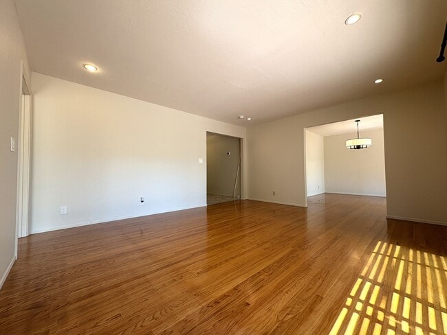 Building Photo - Charming Palo Alto Home with Beautiful Lan...