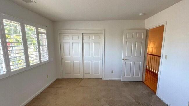 Building Photo - Martinez Beautiful 4 bedroom 3 bath home! ...