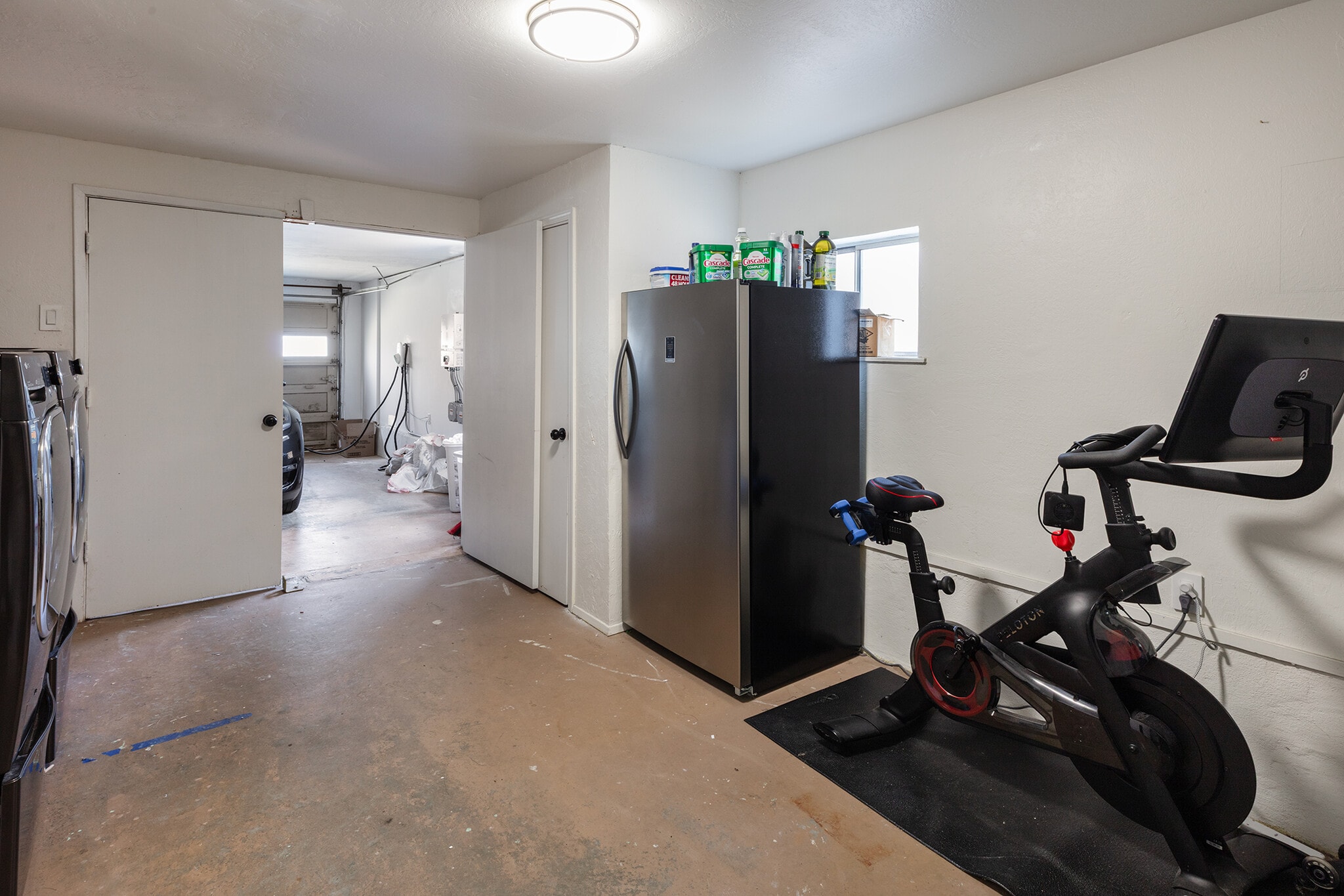 Building Photo - 460 Valverde Dr