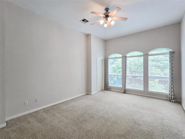 Building Photo - 9901 Bundoran Dr