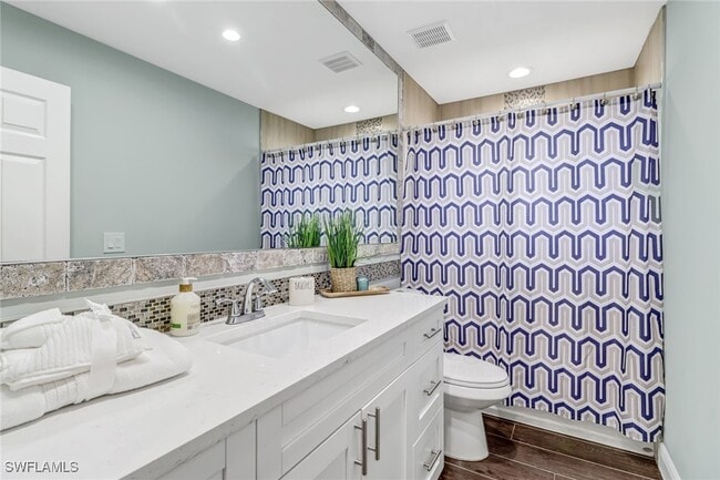 Building Photo - 851 102nd Ave N