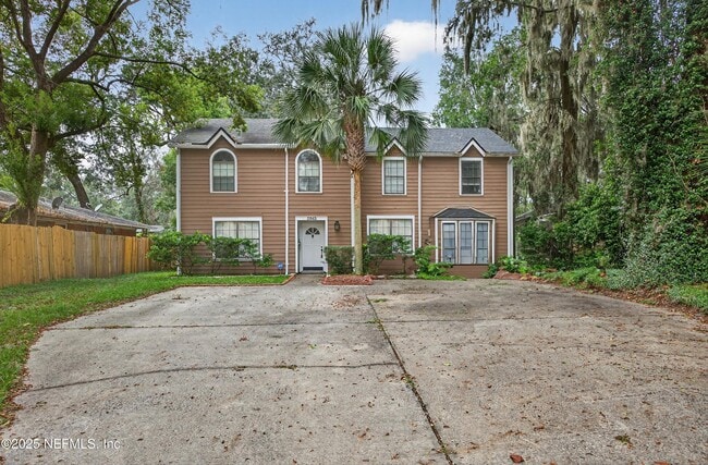 Primary Photo - 3945 Oak St