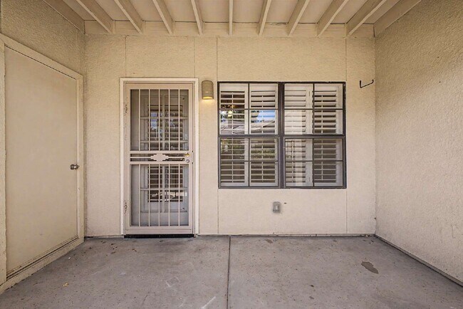 Building Photo - 6885 E Cochise Rd